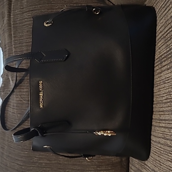 Michael Kors Jet Set bag - Picture 1 of 3